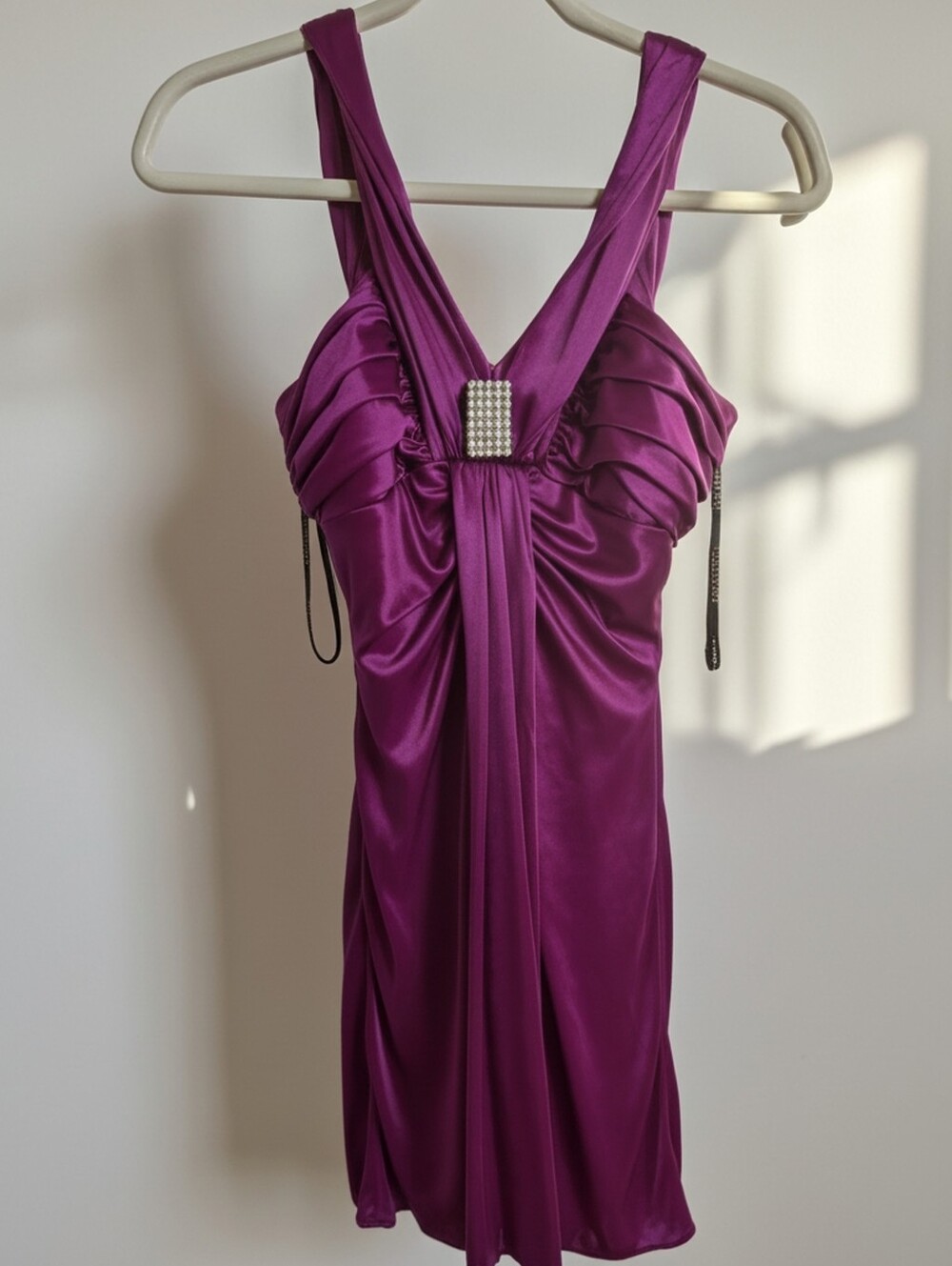 Y2K Masquerade Elegant Purple V-Neck Satin Evening Dress with Rhinestone Accent